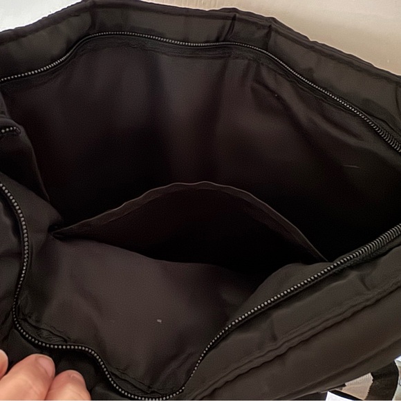 NWOT SEPHORA Black Quilted Tote Bag with White Straps - Picture 3 of 4